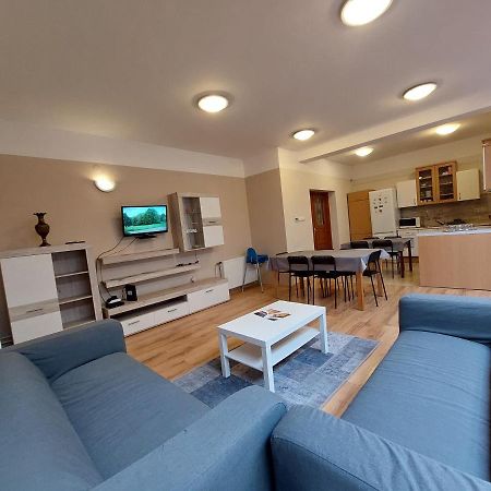 Csaladbarat Vendeglak: Family-Friendly Guesthouse for 9 Szeged Exterior photo